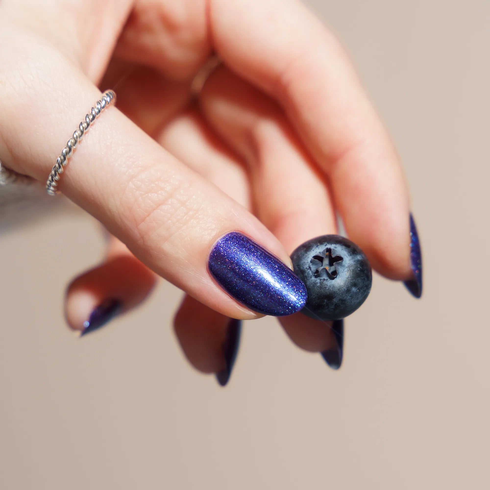 HERZLACK Nagellack mit Holo Glitzer Herbstzauber Blaubeerchen