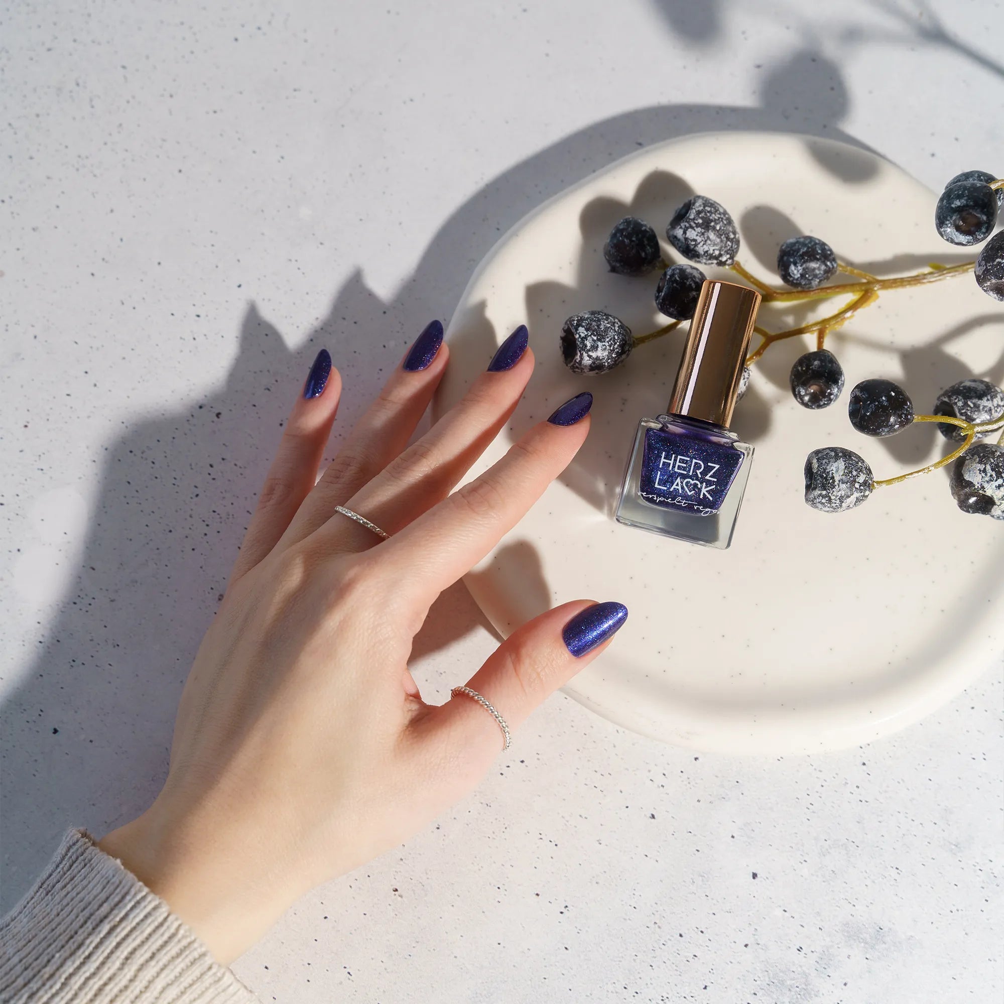 HERZLACK Nagellack mit Holo Glitzer Herbstzauber Blaubeerchen